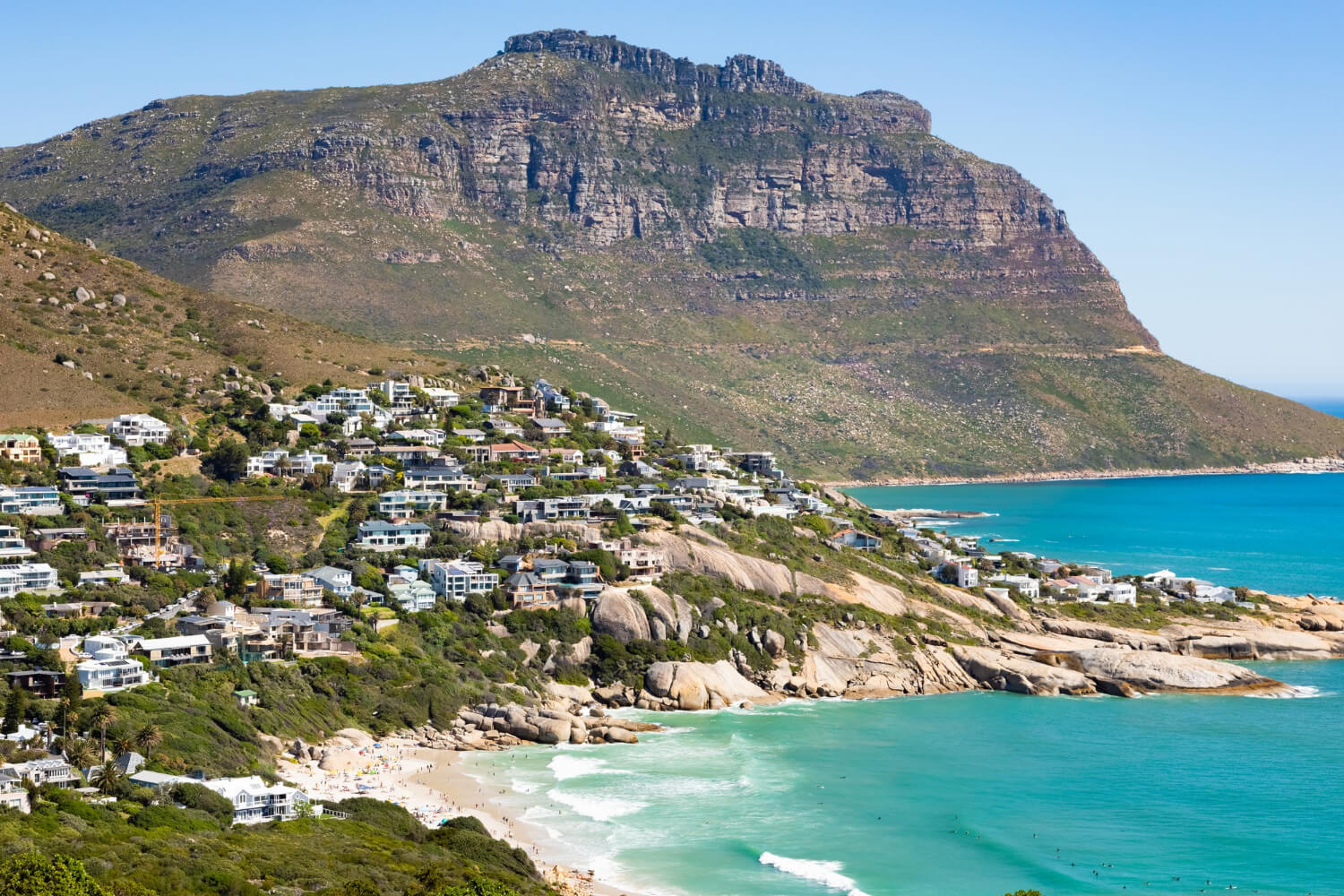 Beautiful Shot Buildings Hill Turquoise Beach Cape Town South Africa(1)